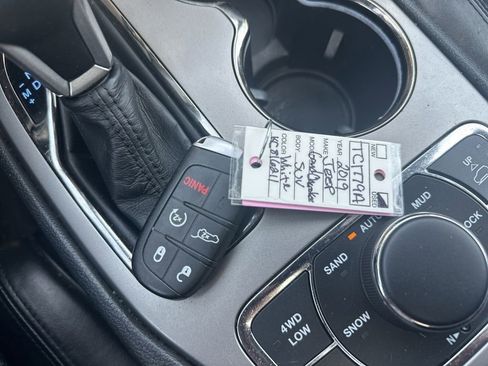 Used 2019 Jeep Grand Cherokee High Altitude AWD/4WD image 39