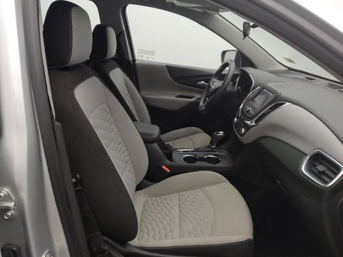 Used 2020 Chevrolet Equinox LS FWD image 21