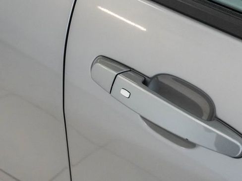 Used 2024 Chevrolet Equinox LS w/ LS Convenience Package AWD/4WD image 9
