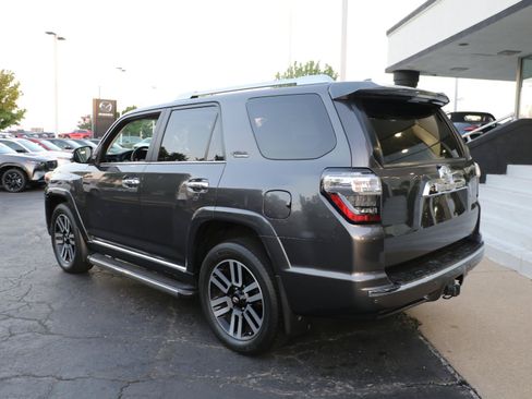 Used 2017 Toyota 4Runner Limited AWD/4WD image 3