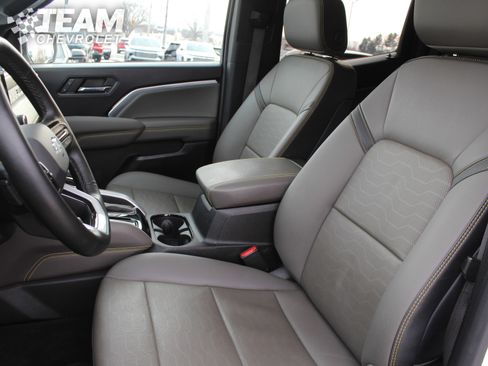 Certified 2024 Chevrolet Colorado ZR2 w/ ZR2 Convenience Package III image 11