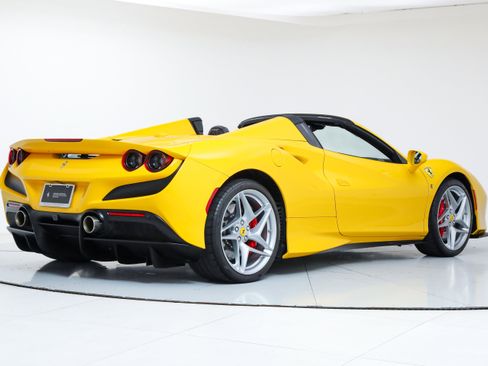 Certified 2022 Ferrari F8 Tributo image 3