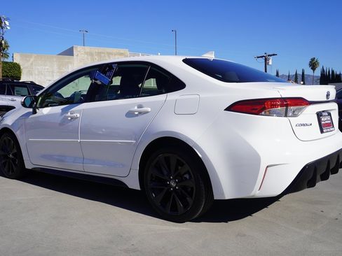 Used 2024 Toyota Corolla SE image 6