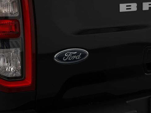 Used 2022 Ford Bronco Sport Outer Banks w/ Tech Package AWD/4WD image 17