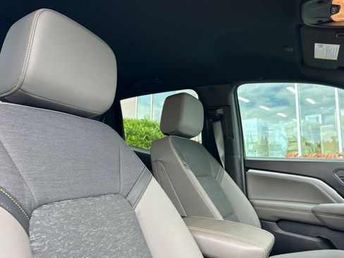Used 2024 Chevrolet Colorado ZR2 AWD/4WD image 16