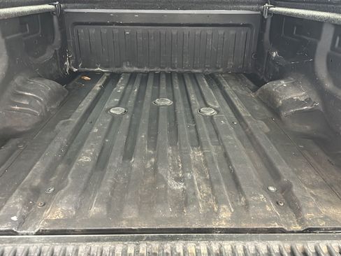 Used 2017 Nissan Titan PRO-4X AWD/4WD image 5