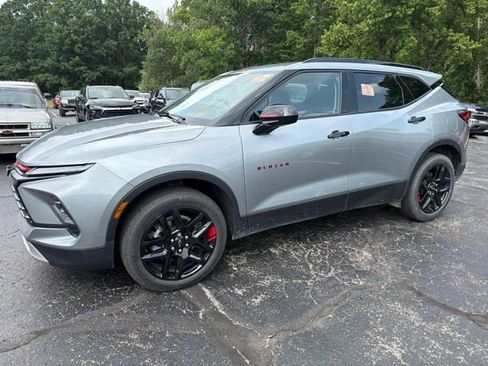 Used 2024 Chevrolet Blazer LT w/ Redline Edition FWD image 7