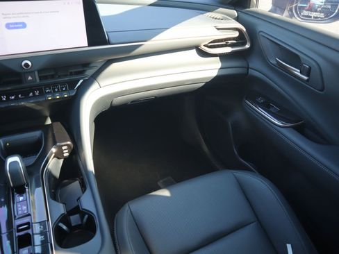 Used 2024 Toyota Crown Limited image 12