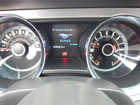 Used 2013 Ford Mustang Premium image 25