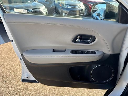 Used 2018 Honda HR-V EX-L image 32