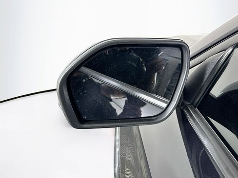 Used 2020 Ford Explorer Limited image 16