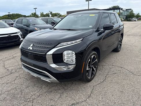 Used 2024 Mitsubishi Outlander SE FWD image 1