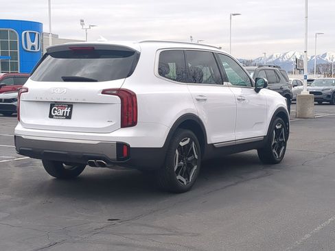 Used 2025 Kia Telluride S image 3