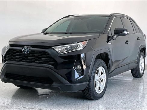 Used 2020 Toyota RAV4 XLE w/ Convenience Package AWD/4WD image 5