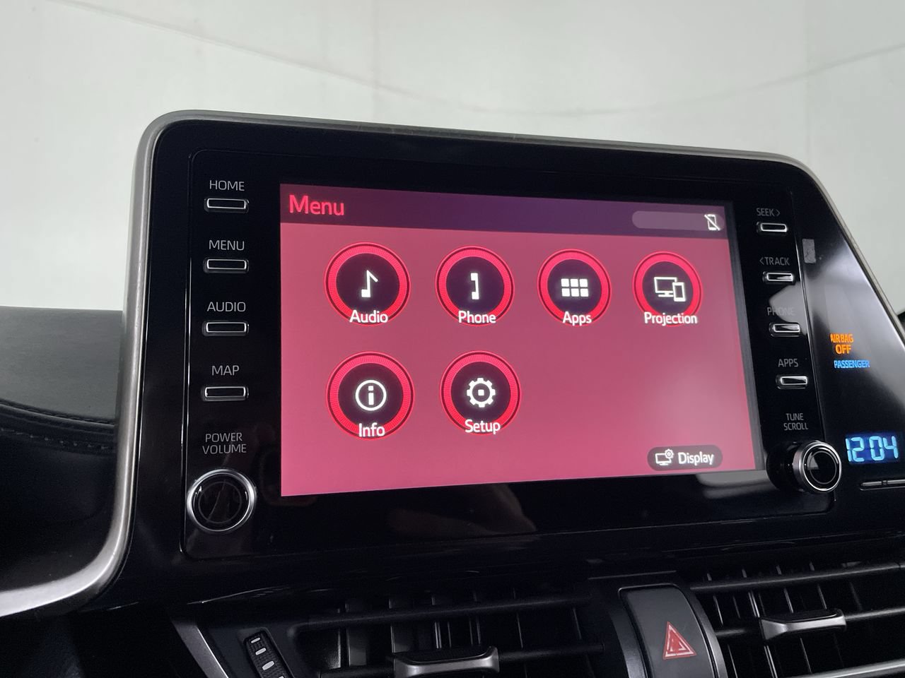 Used 2019 Toyota C-HR XLE FWD image 16