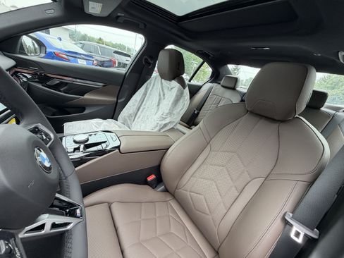 New 2027 BMW 540i xDrive w/ M Sport Package AWD/4WD image 9