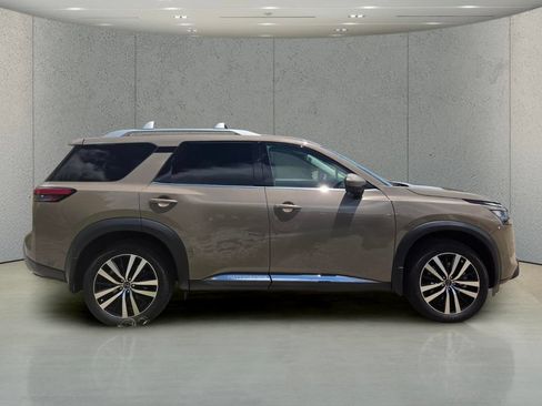 Used 2025 Nissan Pathfinder Platinum w/ Cargo Package FWD image 6