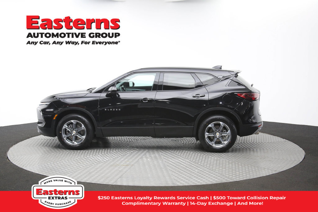 Used 2025 Chevrolet Blazer LT FWD image 63