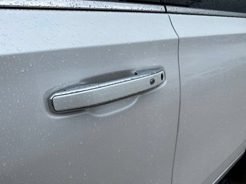 Used 2023 GMC Yukon SLT w/ SLT Premium Package AWD/4WD image 27