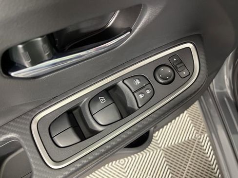 New 2025 Nissan Versa SR w/ Trunk Package image 30