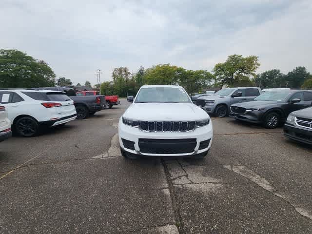 Used 2023 Jeep Grand Cherokee L Laredo w/ Luxury Tech Group I AWD/4WD image 4
