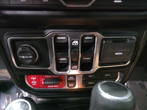 Used 2020 Jeep Gladiator Rubicon w/ LED Lighting Group image 25