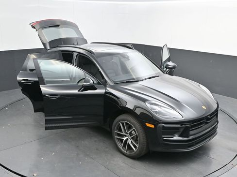 New 2026 Porsche Macan image 49