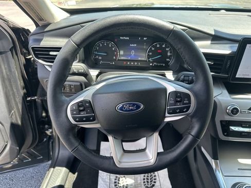 Used 2024 Ford Explorer XLT w/ Equipment Group 202A AWD/4WD image 13