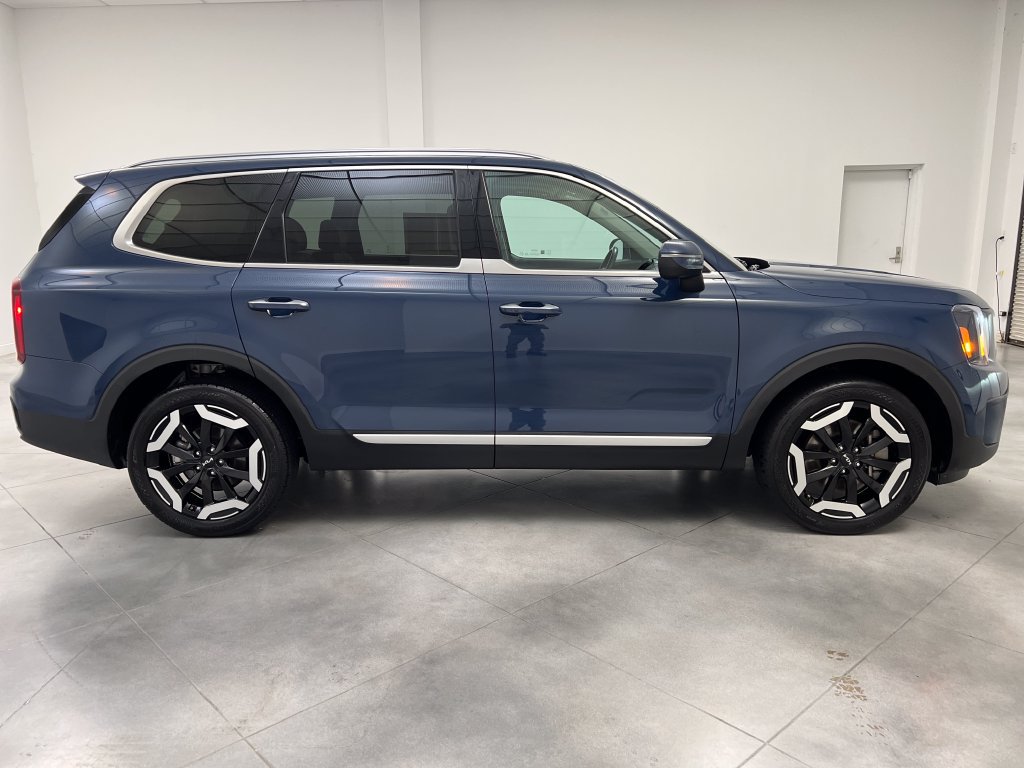 Used 2025 Kia Telluride S FWD image 10