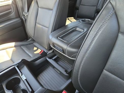Used 2024 GMC Yukon XL Denali AWD/4WD image 22