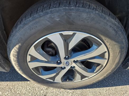 Used 2021 Subaru Outback Limited image 9