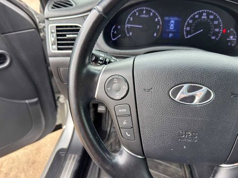 Used 2012 Hyundai Genesis 3.8 w/ Premium Pkg RWD image 15