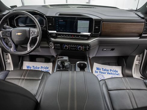 Used 2025 Chevrolet Silverado 1500 High Country AWD/4WD image 24
