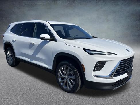 Used 2025 Buick Enclave Preferred image 4