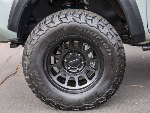 Used 2023 Toyota Tacoma TRD Off-Road AWD/4WD image 27