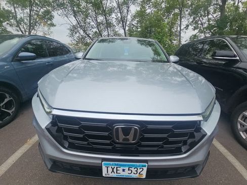 Used 2026 Honda CR-V EX image 2