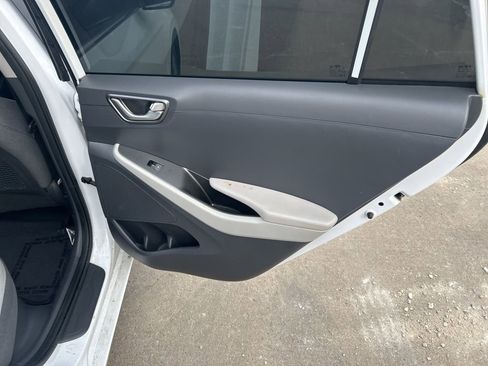 Used 2021 Hyundai Ioniq SE image 20