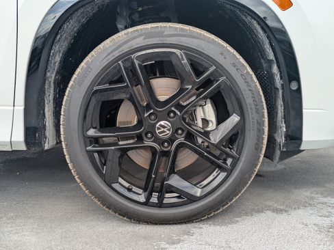 New 2026 Volkswagen Tiguan SE R-Line AWD/4WD image 10