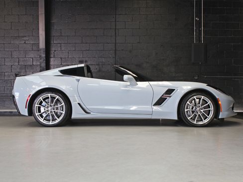 Used 2018 Chevrolet Corvette Grand Sport image 18