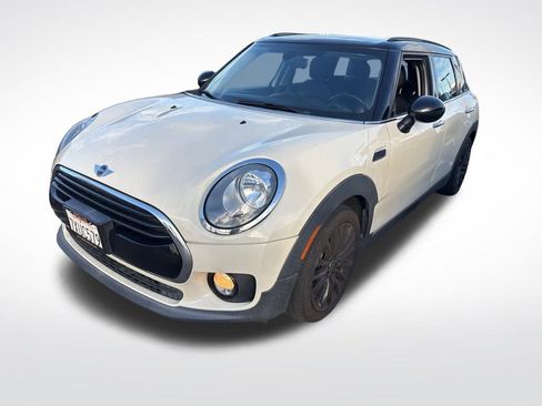Used 2017 MINI Cooper Clubman image 4