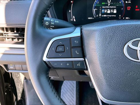 Certified 2025 Toyota Grand Highlander XLE image 22