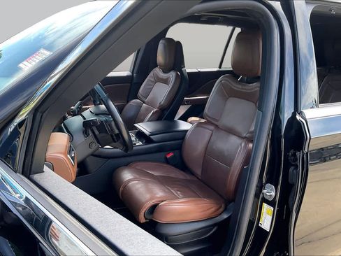 Used 2020 Lincoln Aviator Reserve w/ Equipment Group 202A AWD/4WD image 8