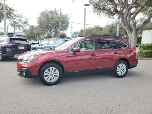 Used 2019 Subaru Outback 2.5i Premium image 2