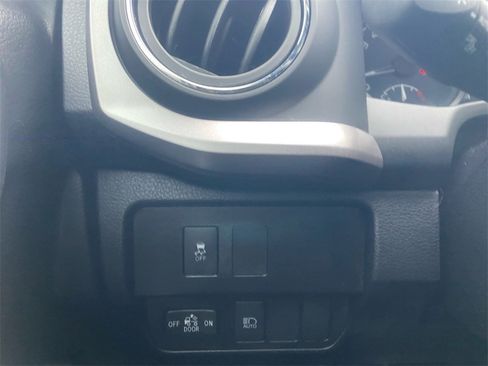 Used 2022 Toyota Tacoma SR5 image 22