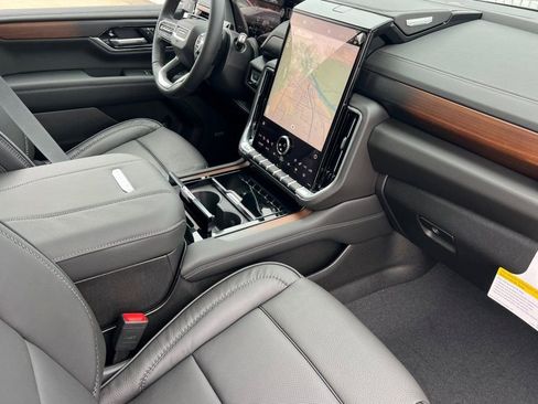 New 2026 GMC Yukon Denali w/ Denali Reserve Package image 14