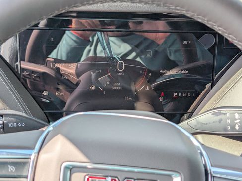 Used 2025 GMC Yukon Elevation w/ Technology Package image 23