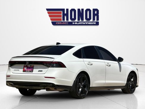 Used 2023 Honda Accord Sport image 4