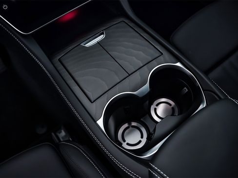 New 2025 Maserati Grecale GT image 18