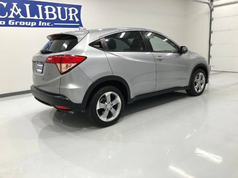Used 2018 Honda HR-V LX image 17