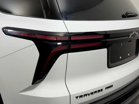 Used 2024 Chevrolet Traverse Z71 w/ Enhanced Driving Package AWD/4WD image 26